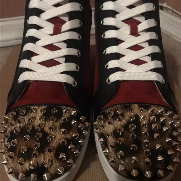 Comment below up to a size 15 - Picture 4 of 4